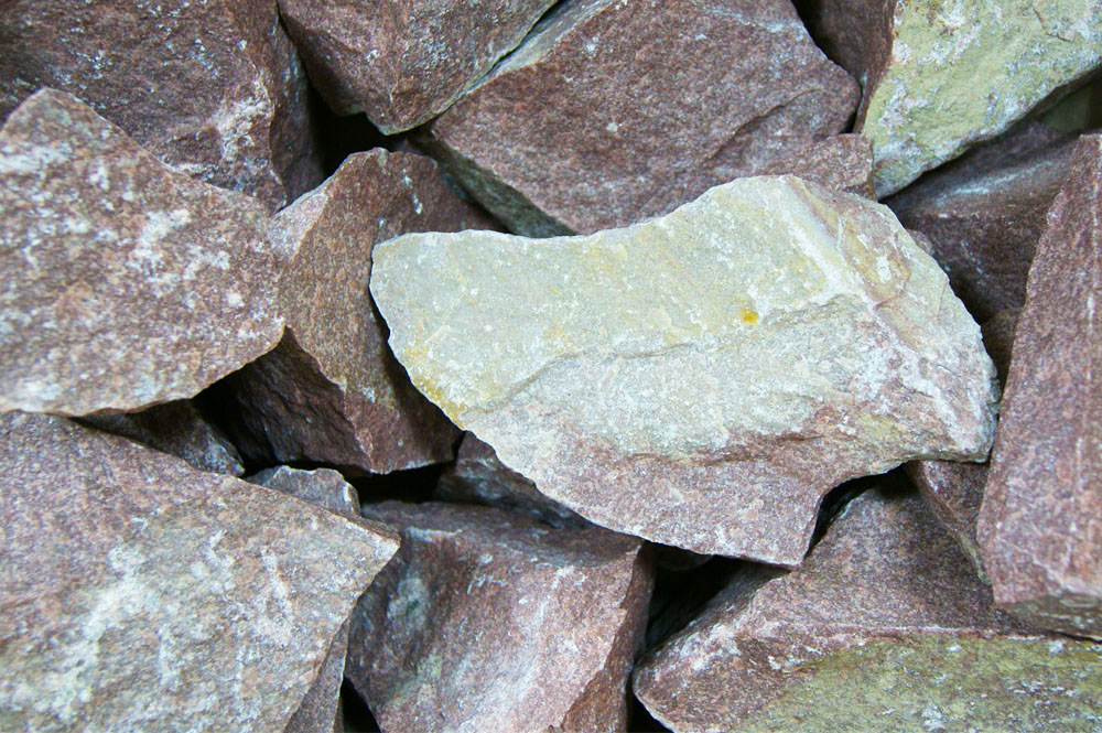 Камни Малиновый кварцит (колотый) 20кг